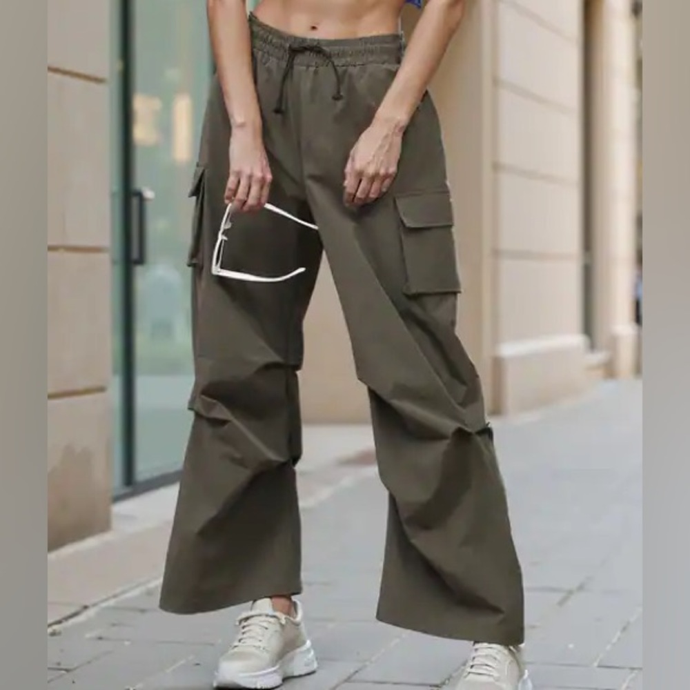 GREY CARGO PANTS